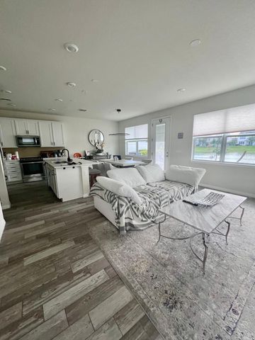 4924 Greenway Drive, Hollywood, FL 33021