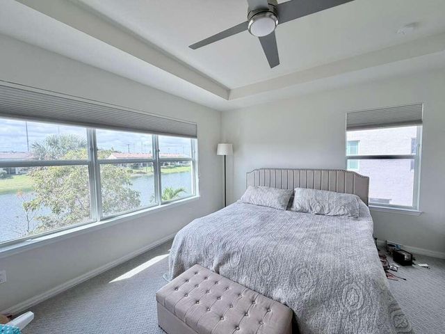 4924 Greenway Drive, Hollywood, FL 33021