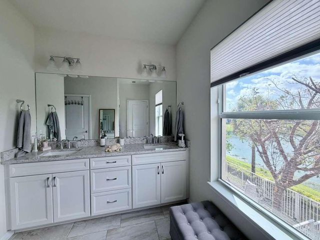 4924 Greenway Drive, Hollywood, FL 33021