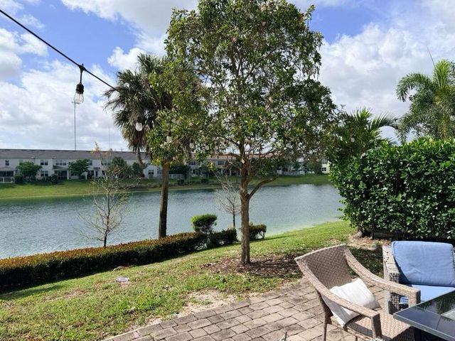 4924 Greenway Drive, Hollywood, FL 33021