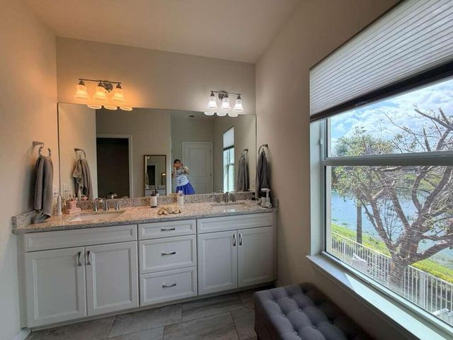 4924 Greenway Drive, Hollywood, FL 33021