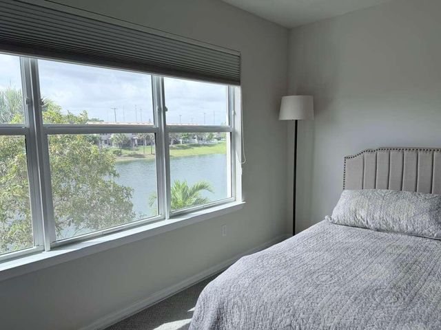 4924 Greenway Drive, Hollywood, FL 33021