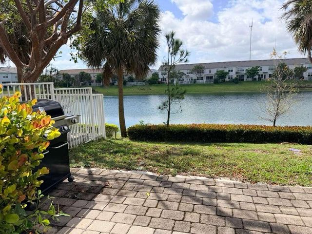 4924 Greenway Drive, Hollywood, FL 33021