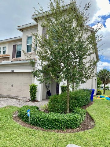 4924 Greenway Drive, Hollywood, FL 33021