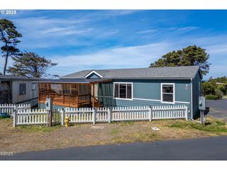 4875 N HIGHWAY 101 30, Depoe Bay, OR 97341