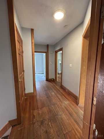 2838 Montana Avenue, Cincinnati, OH 45211