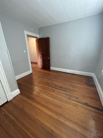 2838 Montana Avenue, Cincinnati, OH 45211