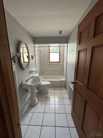 2838 Montana Avenue, Cincinnati, OH 45211