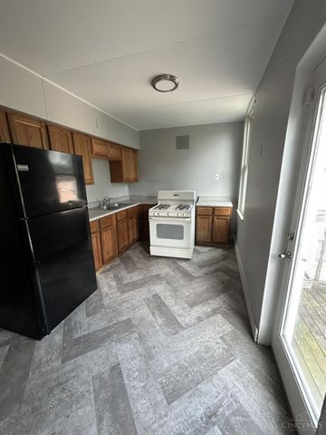 2838 Montana Avenue, Cincinnati, OH 45211