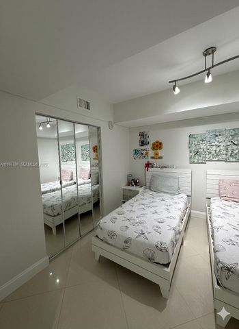 16699 Collins Avenue 1806, Sunny Isles Beach, FL 33160