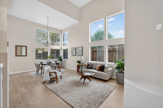 8174 Finmere Way, Sacramento, CA 95829