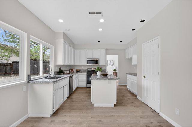 8174 Finmere Way, Sacramento, CA 95829