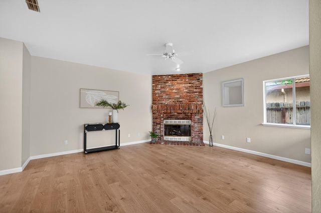 8174 Finmere Way, Sacramento, CA 95829