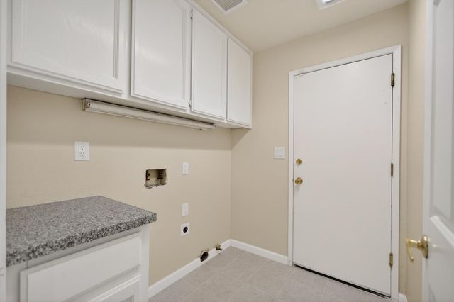 8174 Finmere Way, Sacramento, CA 95829