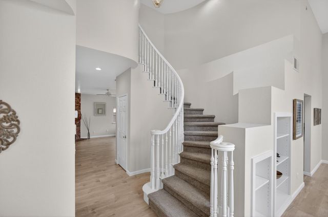 8174 Finmere Way, Sacramento, CA 95829