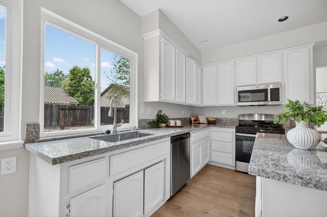 8174 Finmere Way, Sacramento, CA 95829