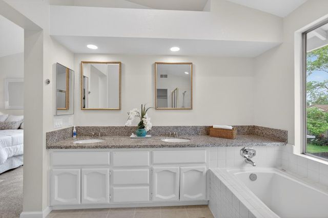 8174 Finmere Way, Sacramento, CA 95829