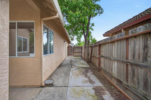 8174 Finmere Way, Sacramento, CA 95829