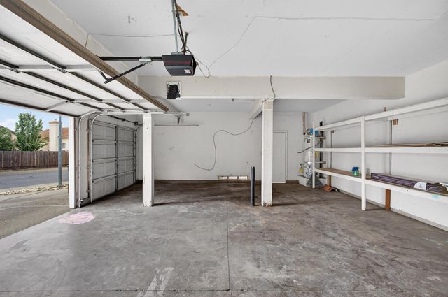 8174 Finmere Way, Sacramento, CA 95829