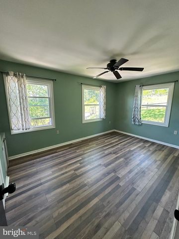 1801 CRUMS MILL RD, Harrisburg, PA 17110