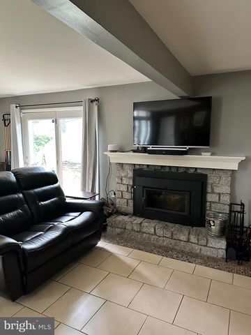 1801 CRUMS MILL RD, Harrisburg, PA 17110