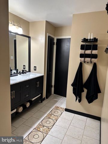 1801 CRUMS MILL RD, Harrisburg, PA 17110