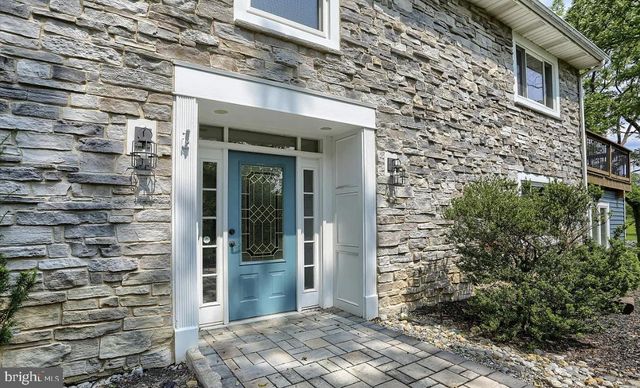 1801 CRUMS MILL RD, Harrisburg, PA 17110