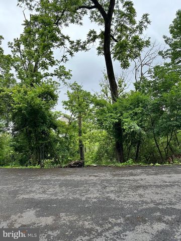 1801 CRUMS MILL RD, Harrisburg, PA 17110