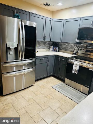 1801 CRUMS MILL RD, Harrisburg, PA 17110