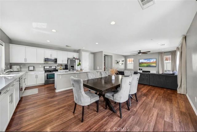30354 Woodland Hills Street, Murrieta, CA 92563