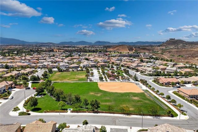 30354 Woodland Hills Street, Murrieta, CA 92563
