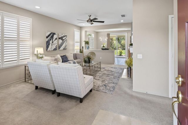 6040 Buckskin Ln, Roseville, CA 95747