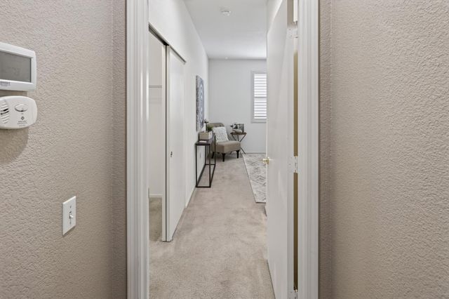 6040 Buckskin Ln, Roseville, CA 95747