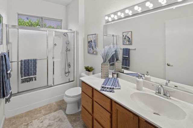 6040 Buckskin Ln, Roseville, CA 95747