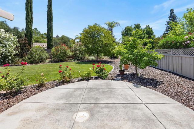 6040 Buckskin Ln, Roseville, CA 95747