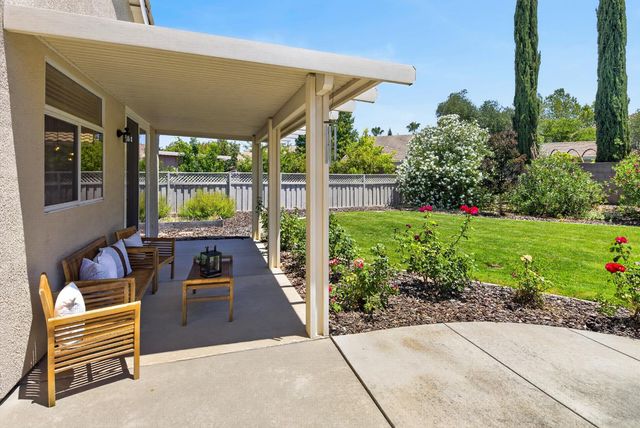 6040 Buckskin Ln, Roseville, CA 95747
