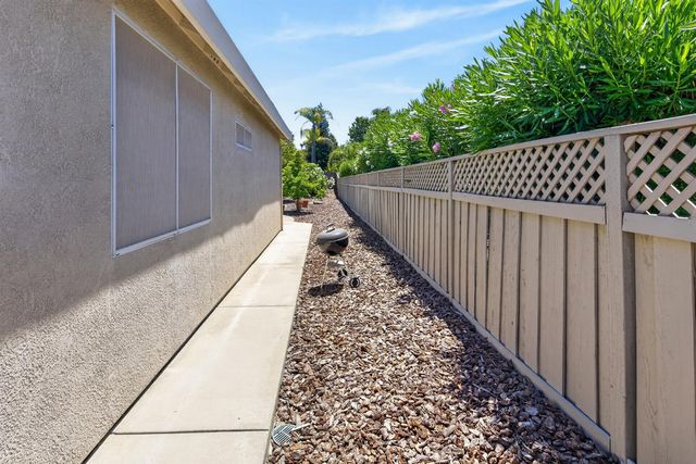 6040 Buckskin Ln, Roseville, CA 95747