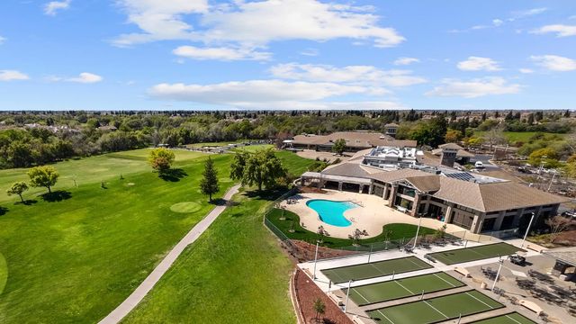 6040 Buckskin Ln, Roseville, CA 95747
