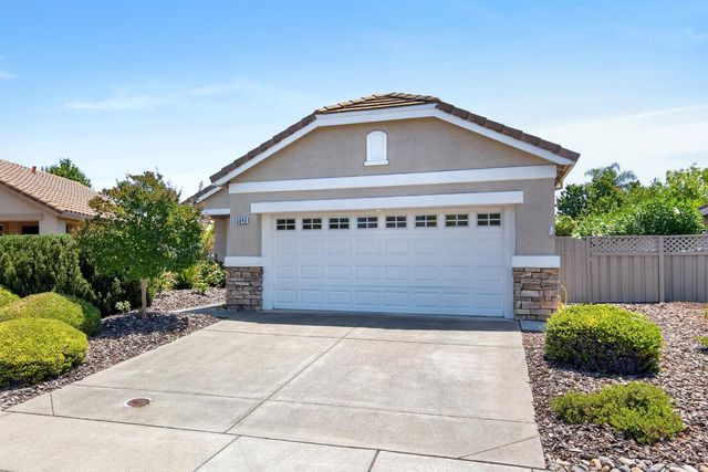 6040 Buckskin Ln, Roseville, CA 95747