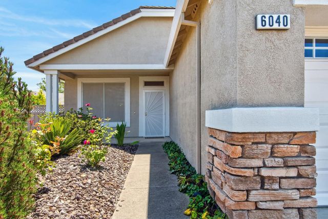 6040 Buckskin Ln, Roseville, CA 95747