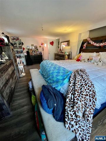 22 Ambassador Drive, Wayne, NJ 07470