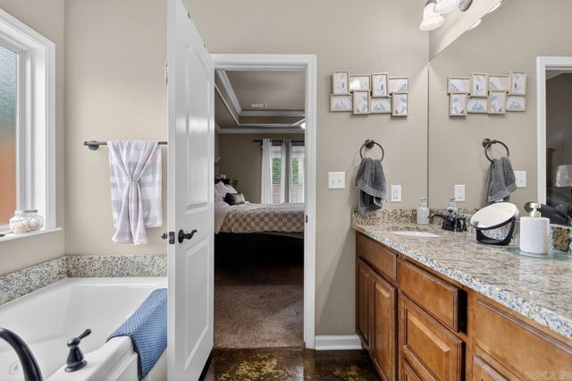 4015 Lantern Hill, Benton, AR 72019