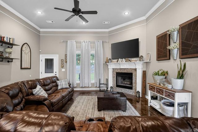 4015 Lantern Hill, Benton, AR 72019