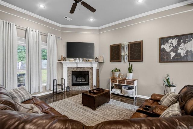 4015 Lantern Hill, Benton, AR 72019