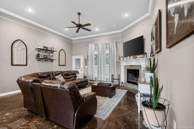 4015 Lantern Hill, Benton, AR 72019