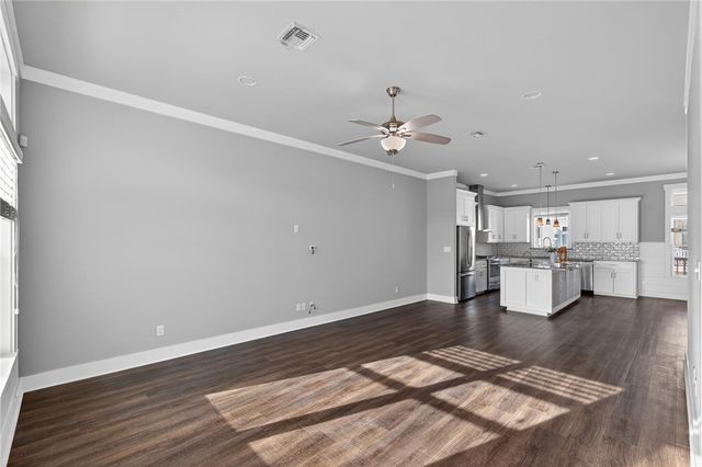 14890 Granada Dr 302, Corpus Christi, TX 78418