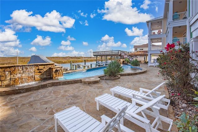 14890 Granada Dr 302, Corpus Christi, TX 78418
