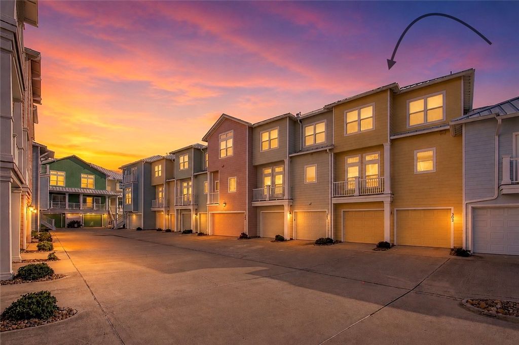 14890 Granada Dr 302, Corpus Christi, TX 78418