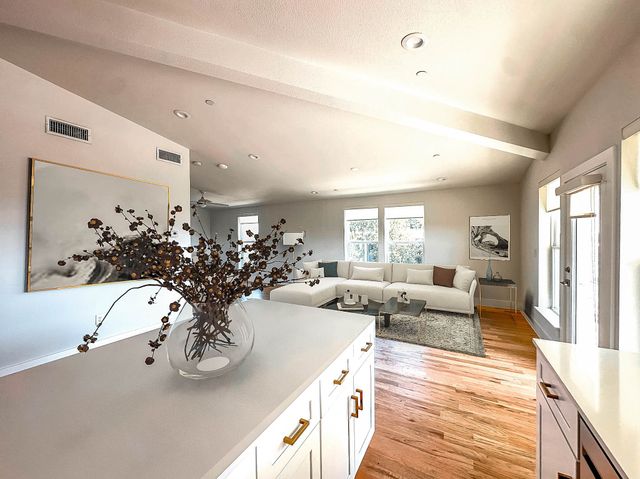 6283 La Vista Drive 301, Dallas, TX 75214