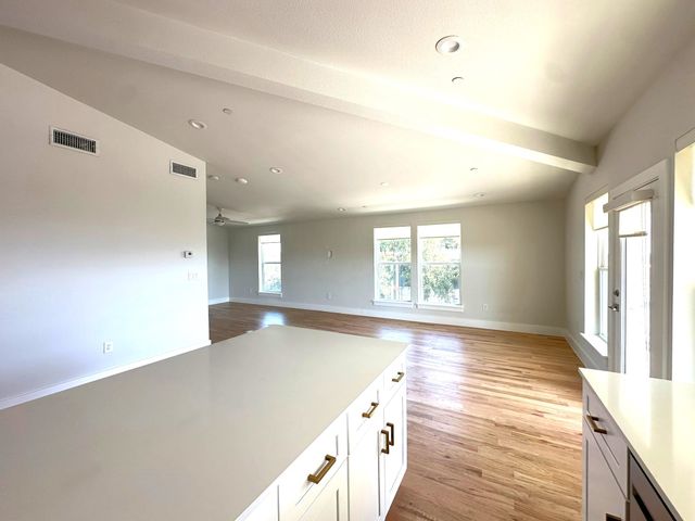 6283 La Vista Drive 301, Dallas, TX 75214